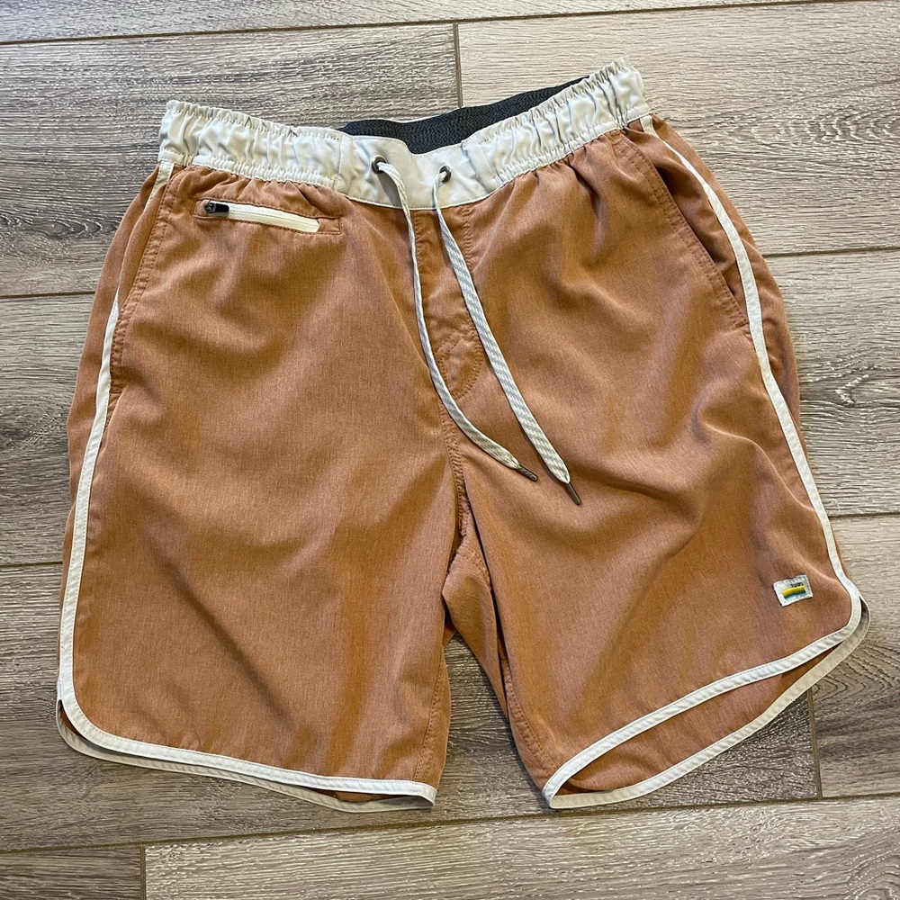 Vuori Banks Quick Dry Shorts Men's 7"
Inseam Size Small